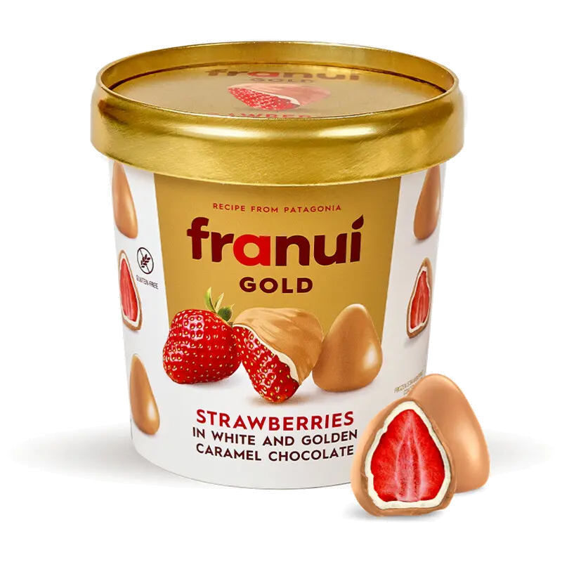 Aardbei in witte en karamel chocolade