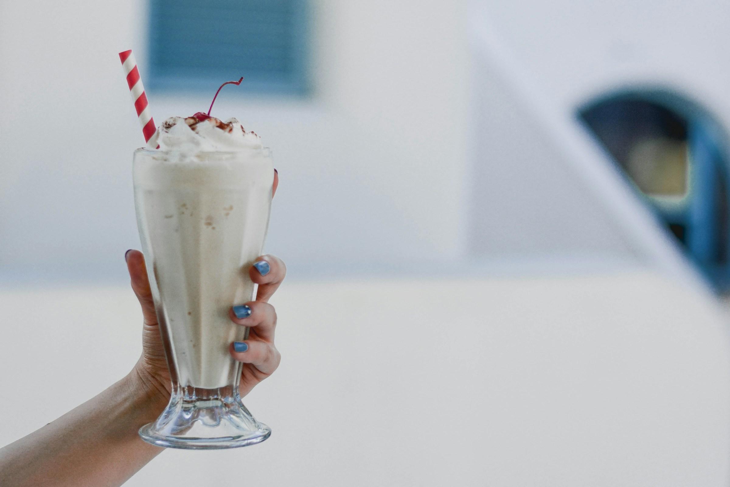 Maak thuis de lekkerste shakes en smoothies met de nieuwe Multishake Maker van Kruidvat (slechts €19,99)